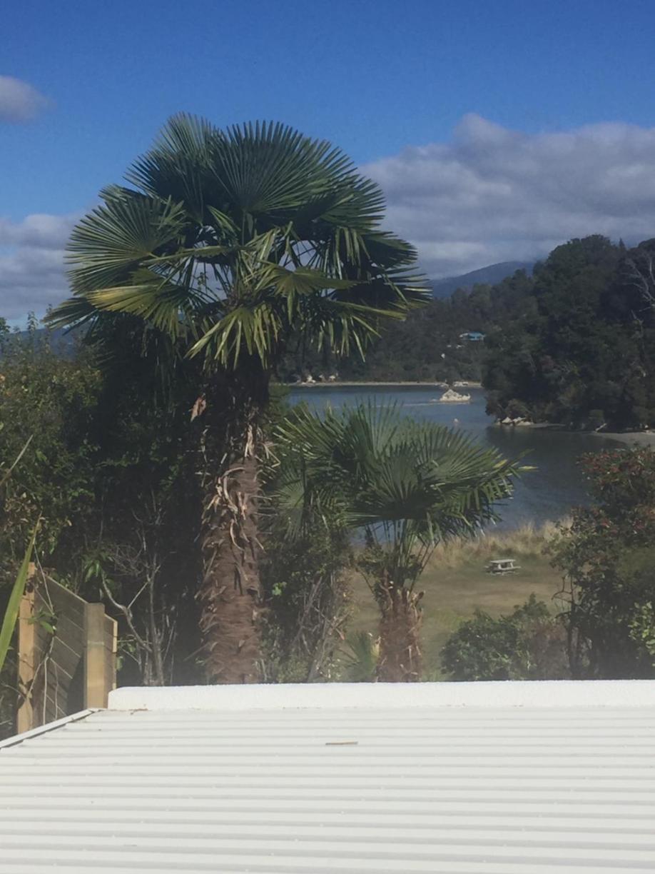 Beach Front:Palms-On-The-Beach.Kaiteriteri. Exterior photo
