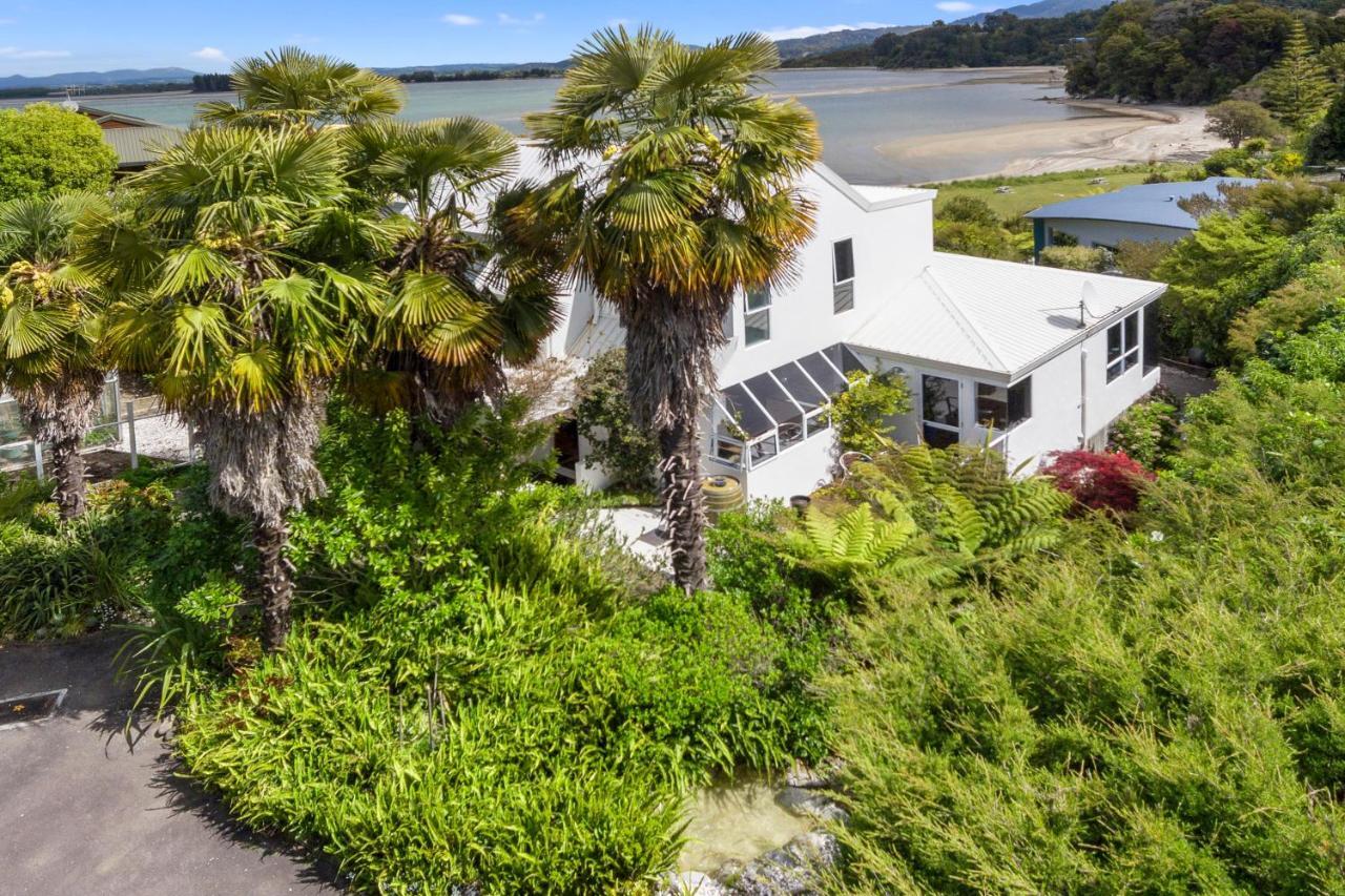 Beach Front:Palms-On-The-Beach.Kaiteriteri. Exterior photo